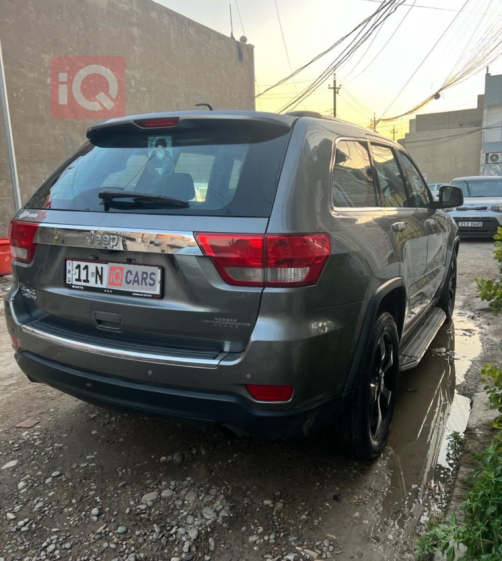 جیپ گراند شیرۆکی